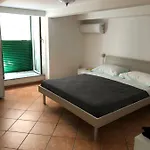 B&B Barrios 9